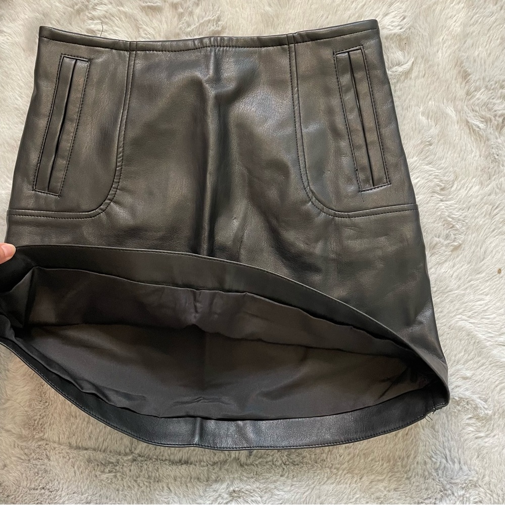 H&M Vegan Faux Leather Mini Skirt Size 2 Black - Picture 5 of 9